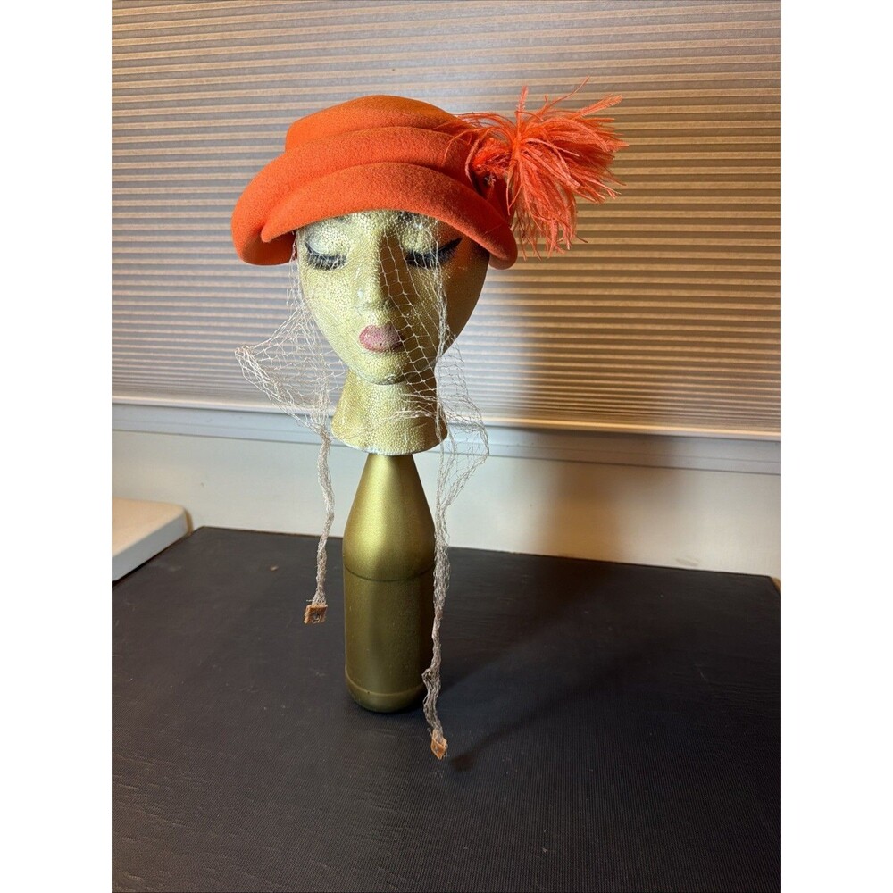 Vintage 1950s Neumann-Endler Orange Wool Felt Beret Hat Feather Plume Veil